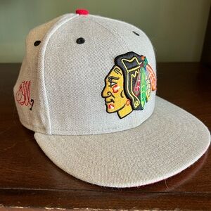 Chicago Blackhawks flat-brim hat